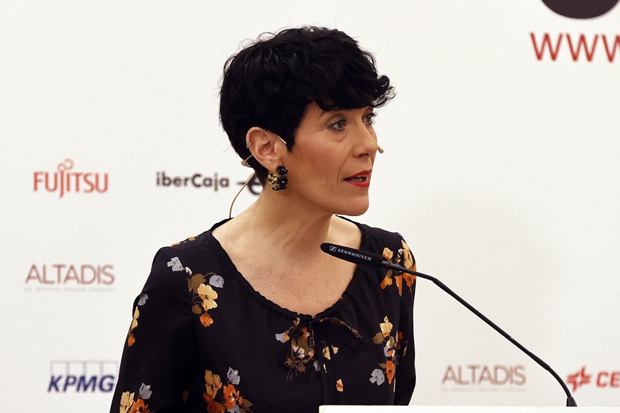 Elma Saiz se reune con organizaciones agrarias para abordar el