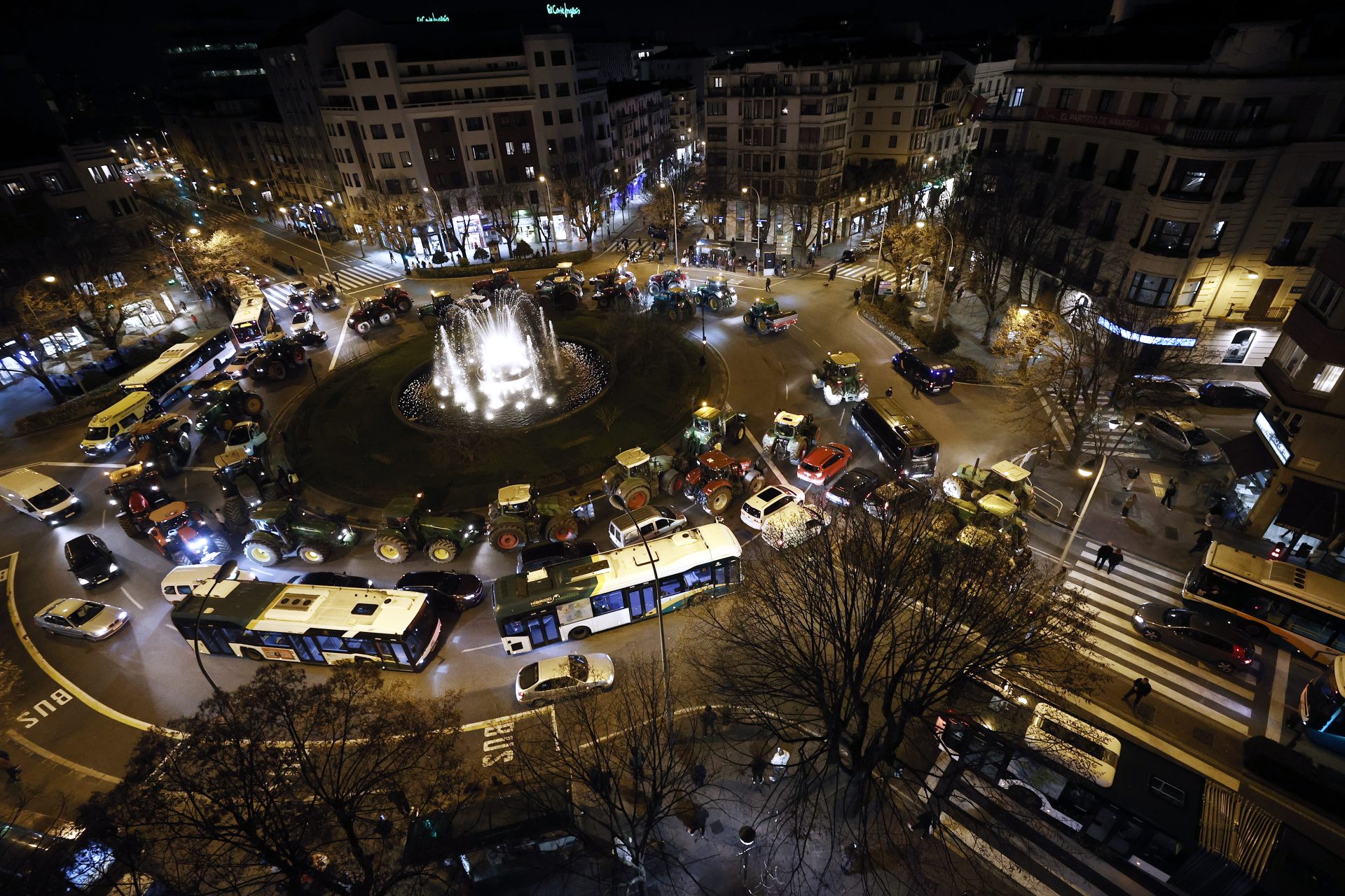 Protestas agricolas provocan cierre de importantes carreteras en seis comunidades