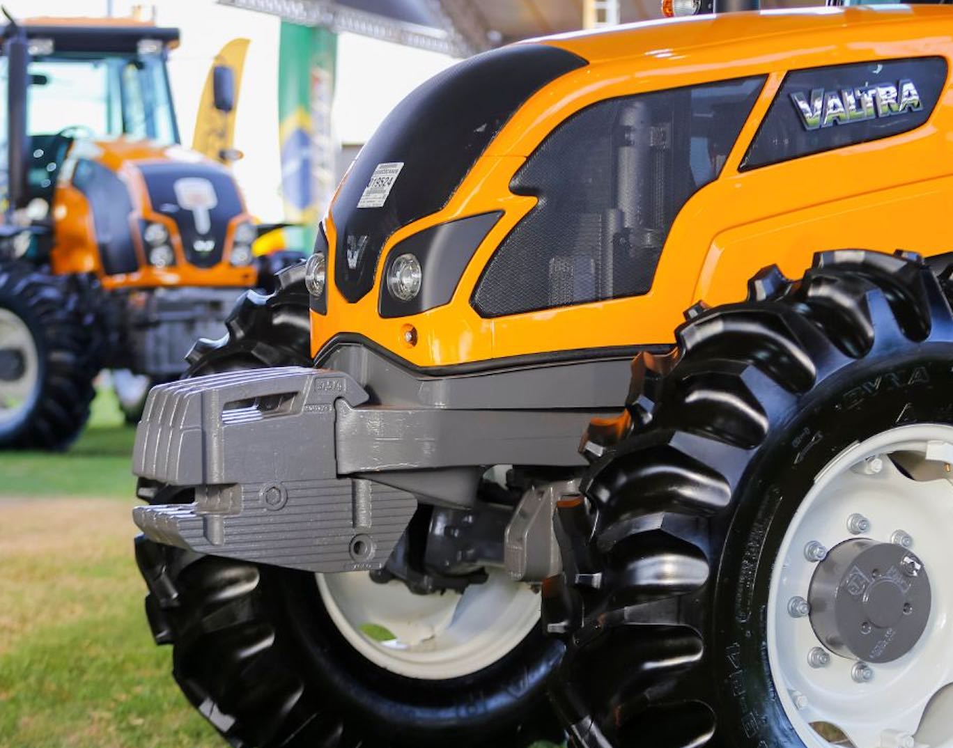 Show Rural Coopavel exhibe los innovadores tractores Valtra