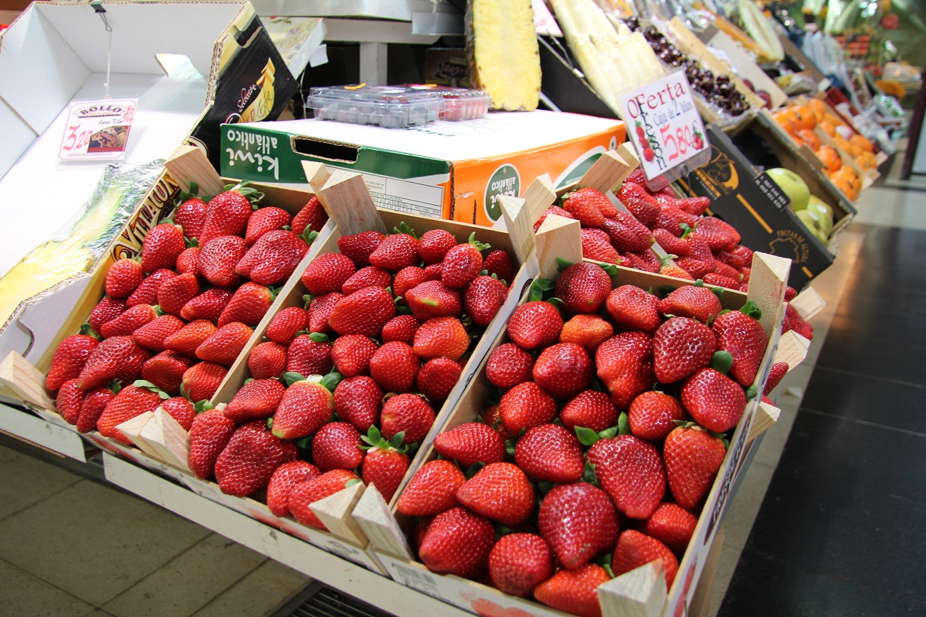 Alerta alimentaria en fronteras espanolas fresas con hepatitis marcadas como