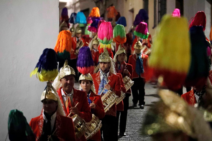 Desafios de la Semana Santa rural tradiciones centenarias a merced
