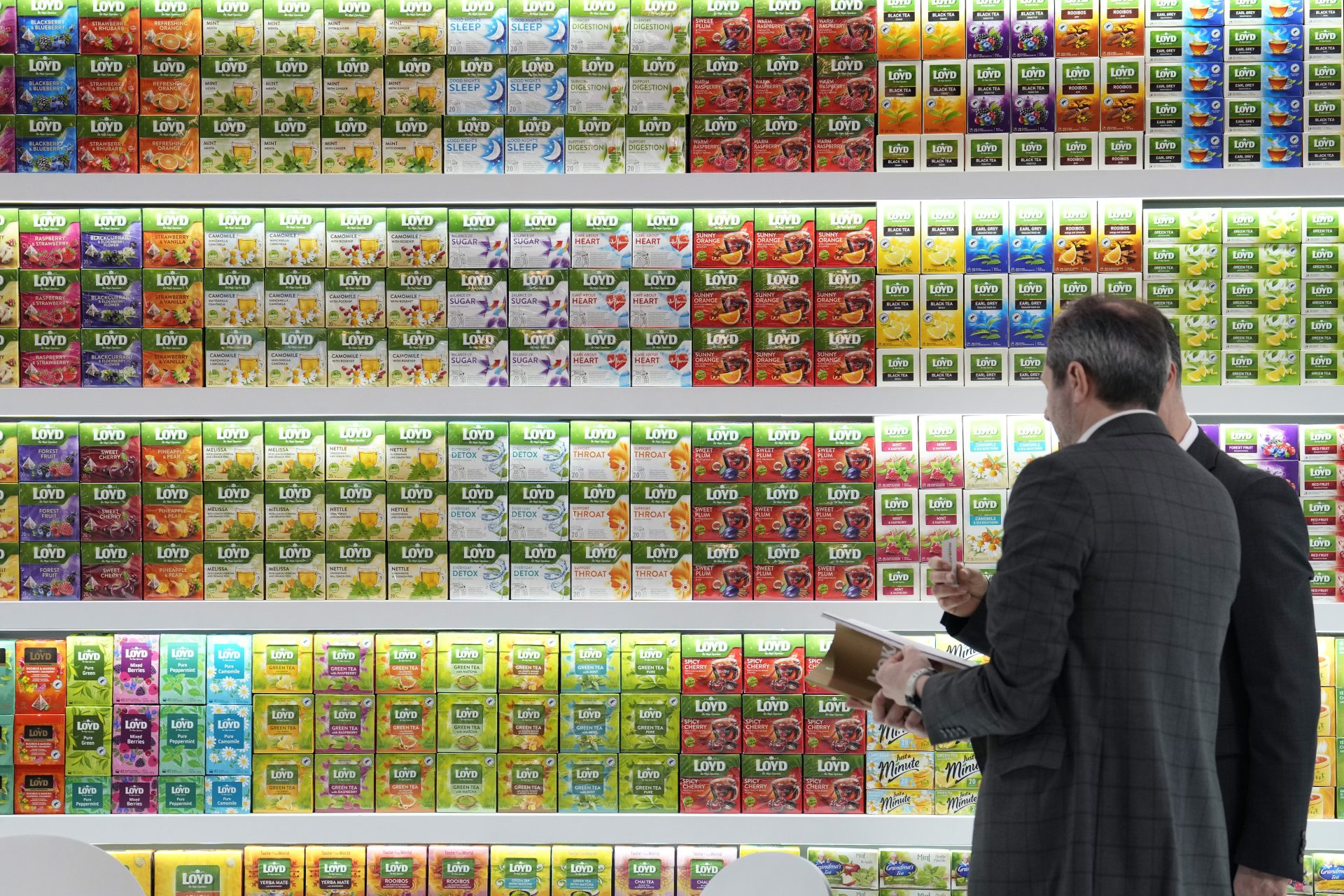 Descubra como las etiquetas autonomas en supermercados y las cocinas
