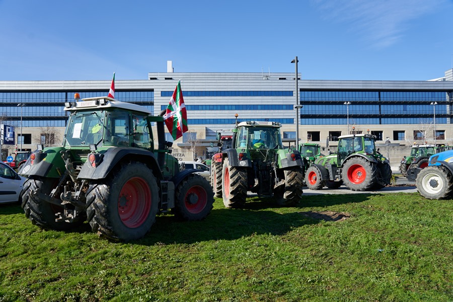 Encuentros violentos estallan en la protesta de Zamora mientras agricultores