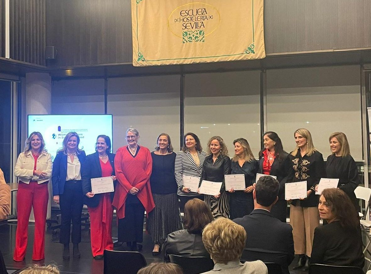 Intec celebra la excelencia femenina con premios a las lideres