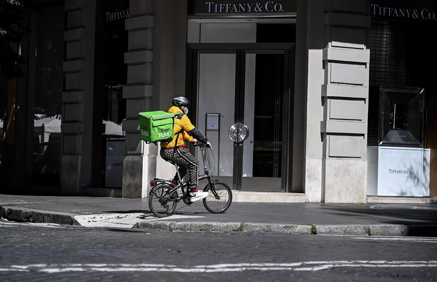 UE aprueba nueva directiva para mejorar condiciones de empleo en