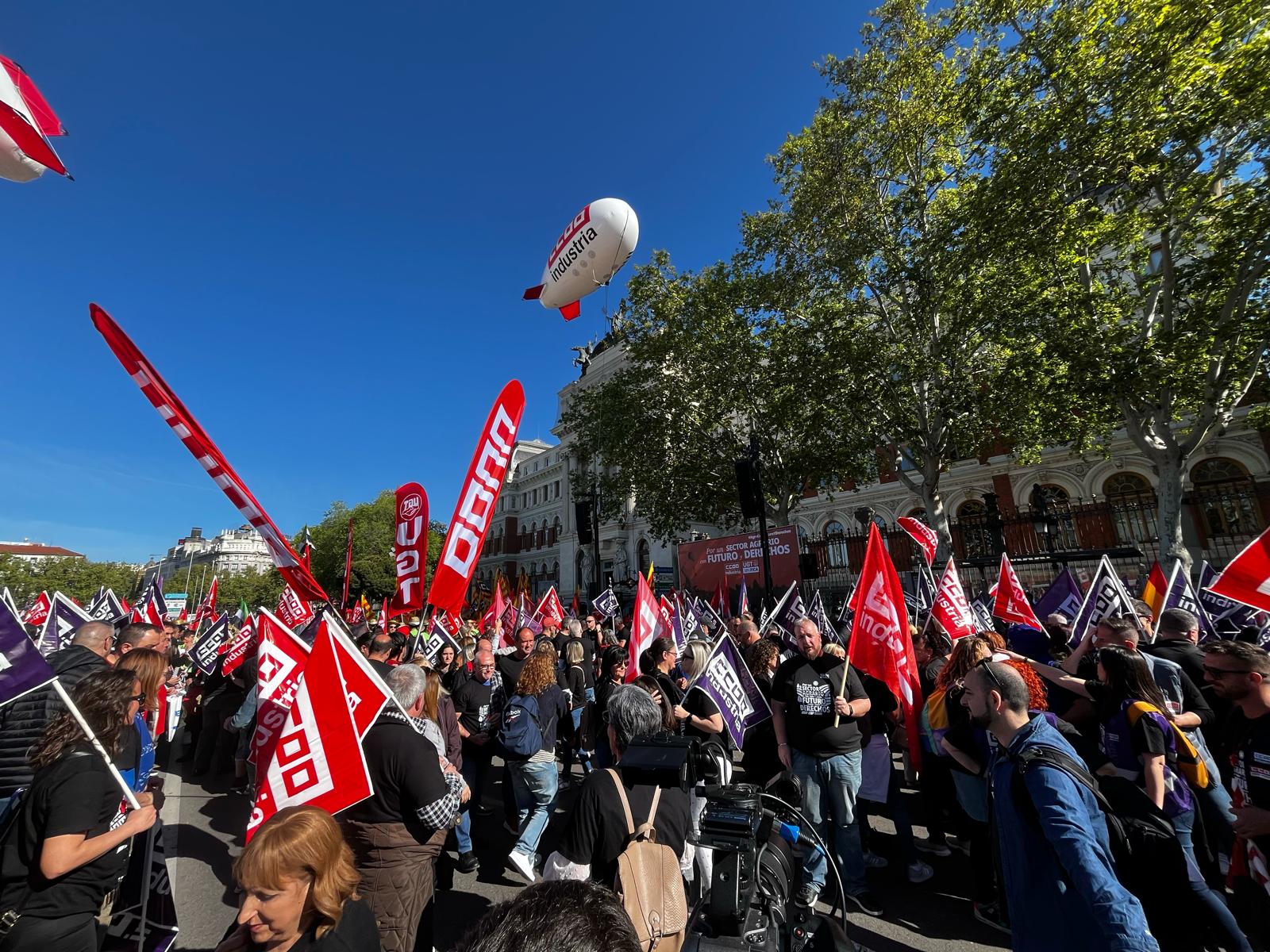 Manifestacion de asalariados del campo ante el Ministerio de Agricultura
