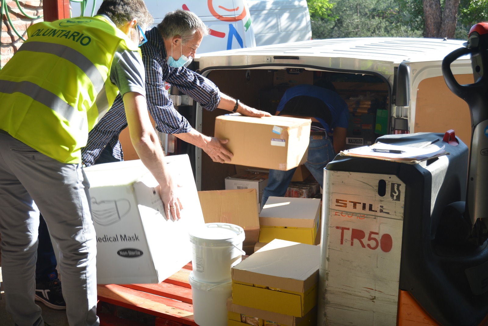 Caida de donativos impulsa a bancos de alimentos a invitar