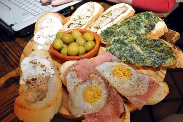 Sumergirse en la cultura espanola a traves de sus tapas