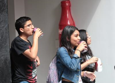 Aumenta el consumo de refresco en un 10 entre personas