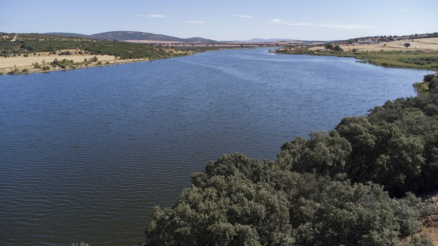 Embalses espanoles enfrentan disminucion de agua reservas descienden a 495