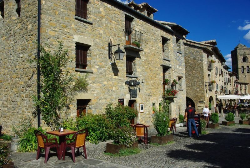 Aínsa y Mura, elegidos entre los mejores destinos turísticos del 2024