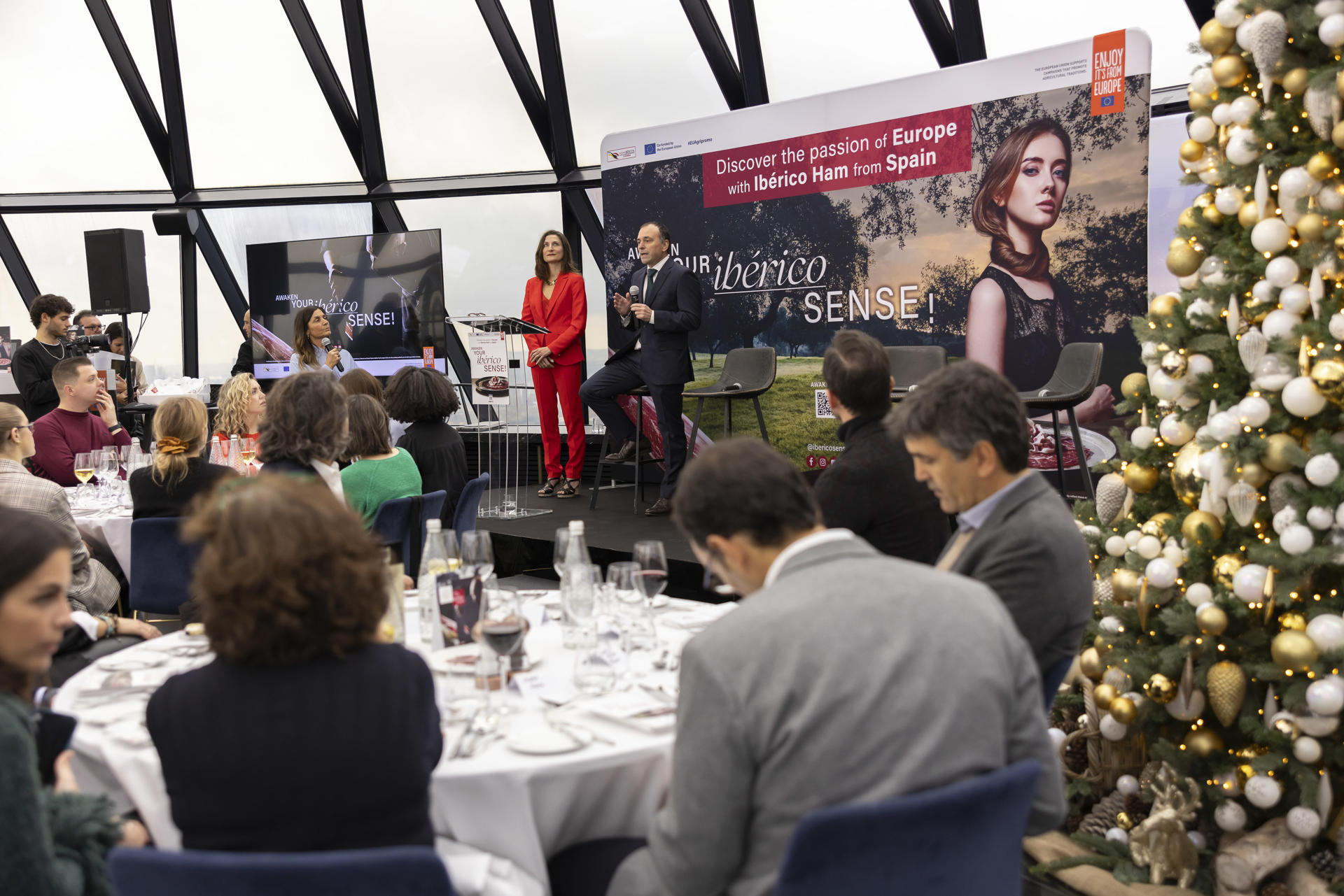 Descubre cómo el jamón ibérico conquista Londres y se posiciona como un símbolo gourmet