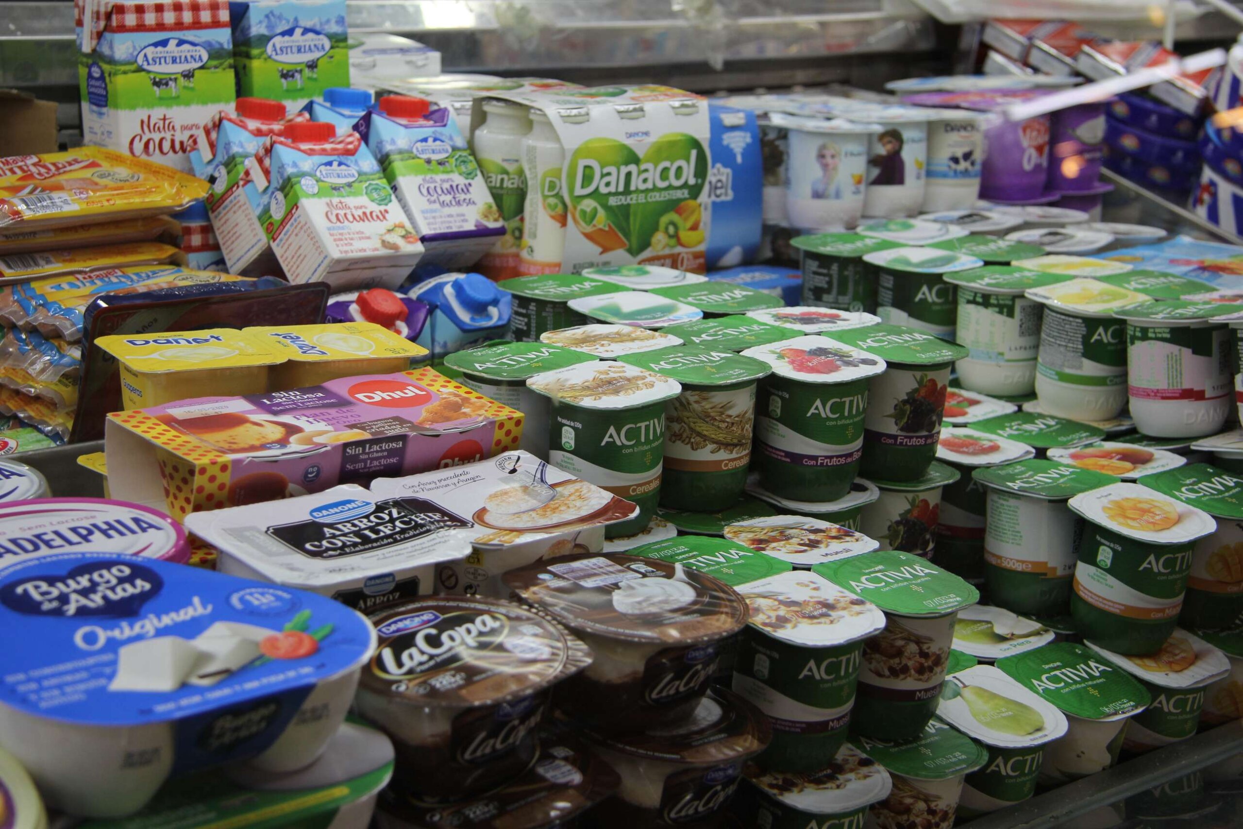 Yogur esencial: la nueva bajada del IVA que beneficia a todos
