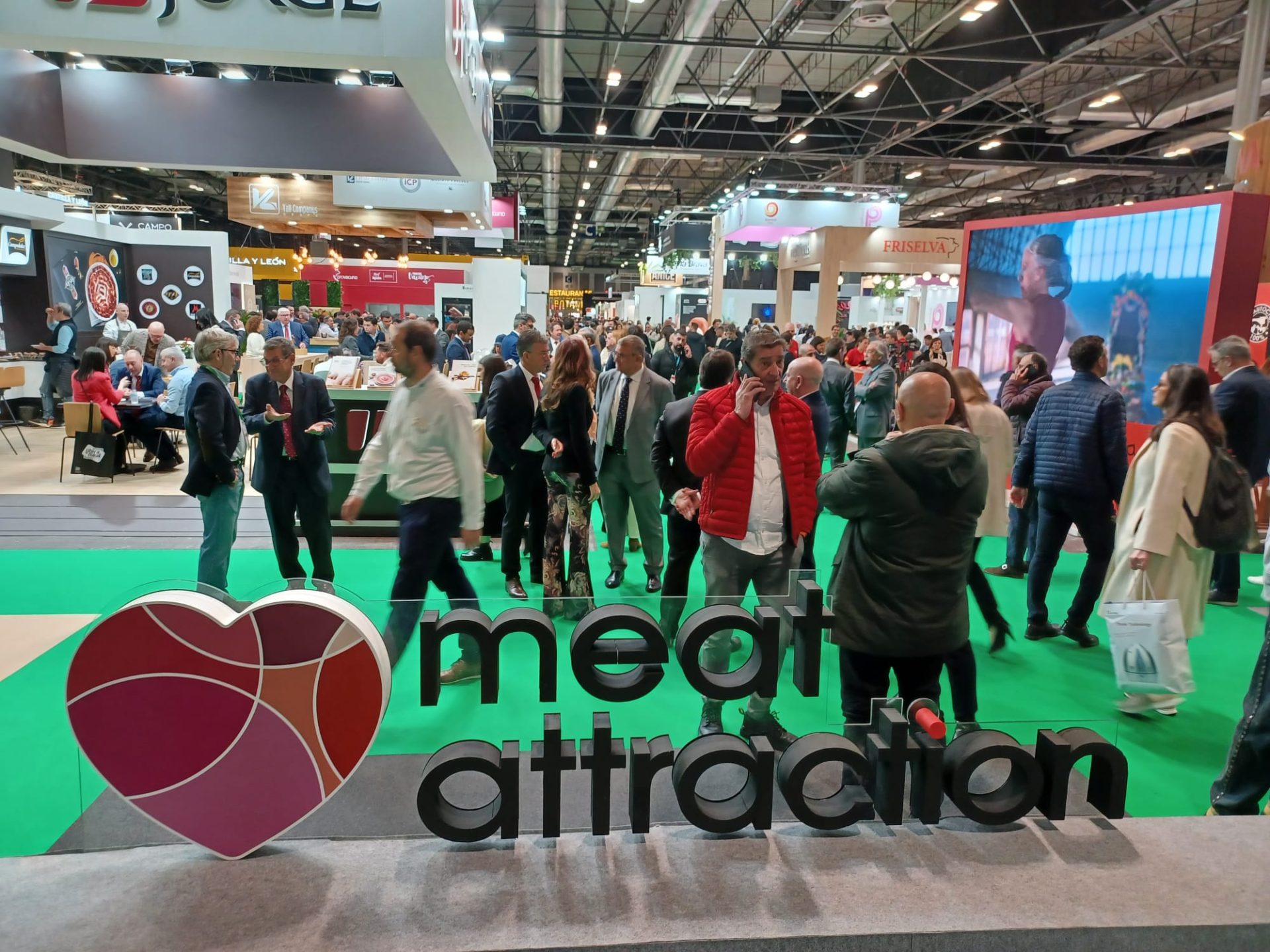 Gobierno tranquiliza al sector cárnico ante riesgos de China y EEUU