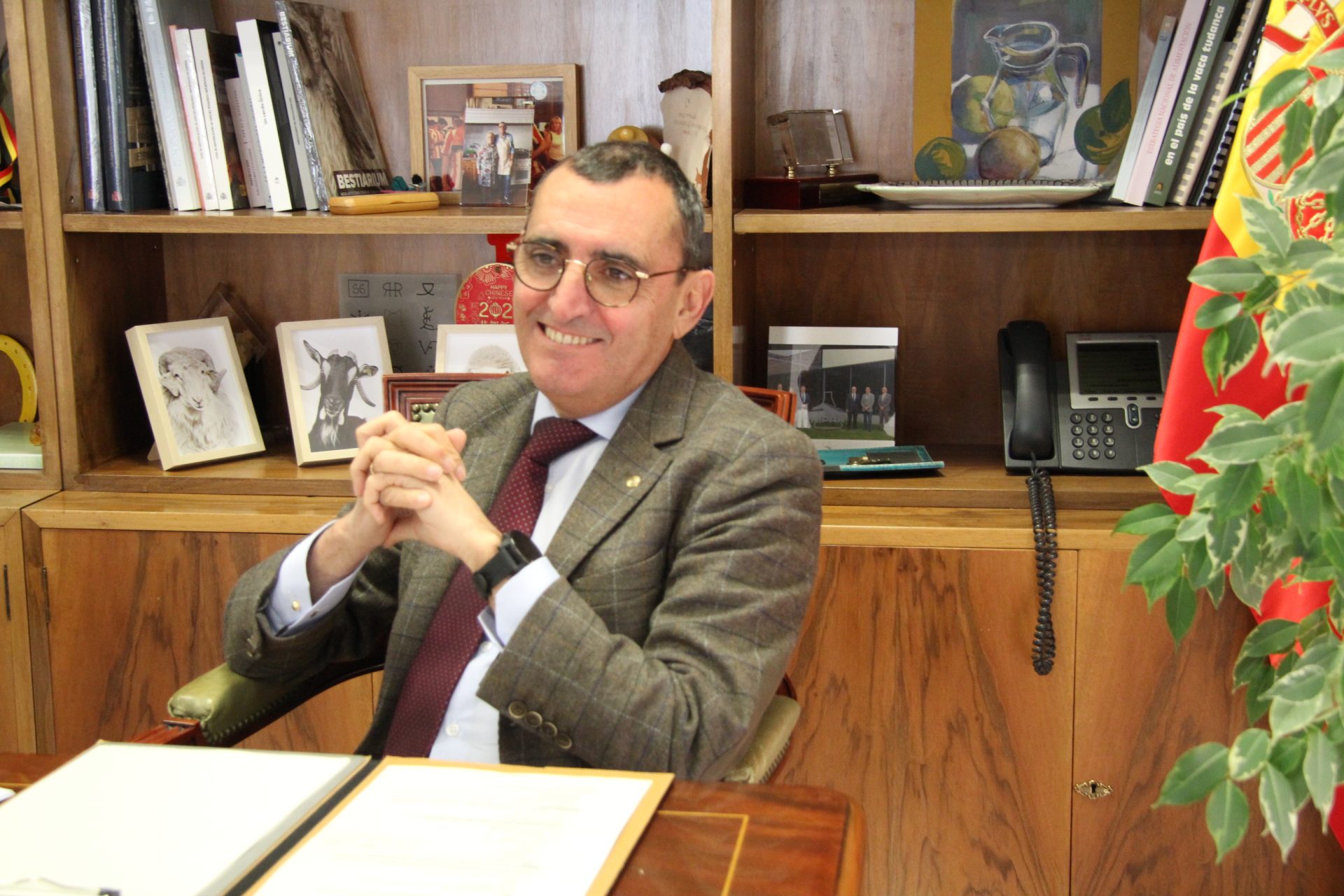 Valentín Almansa advierte sobre los riesgos de derogar la norma de medicamentos veterinarios