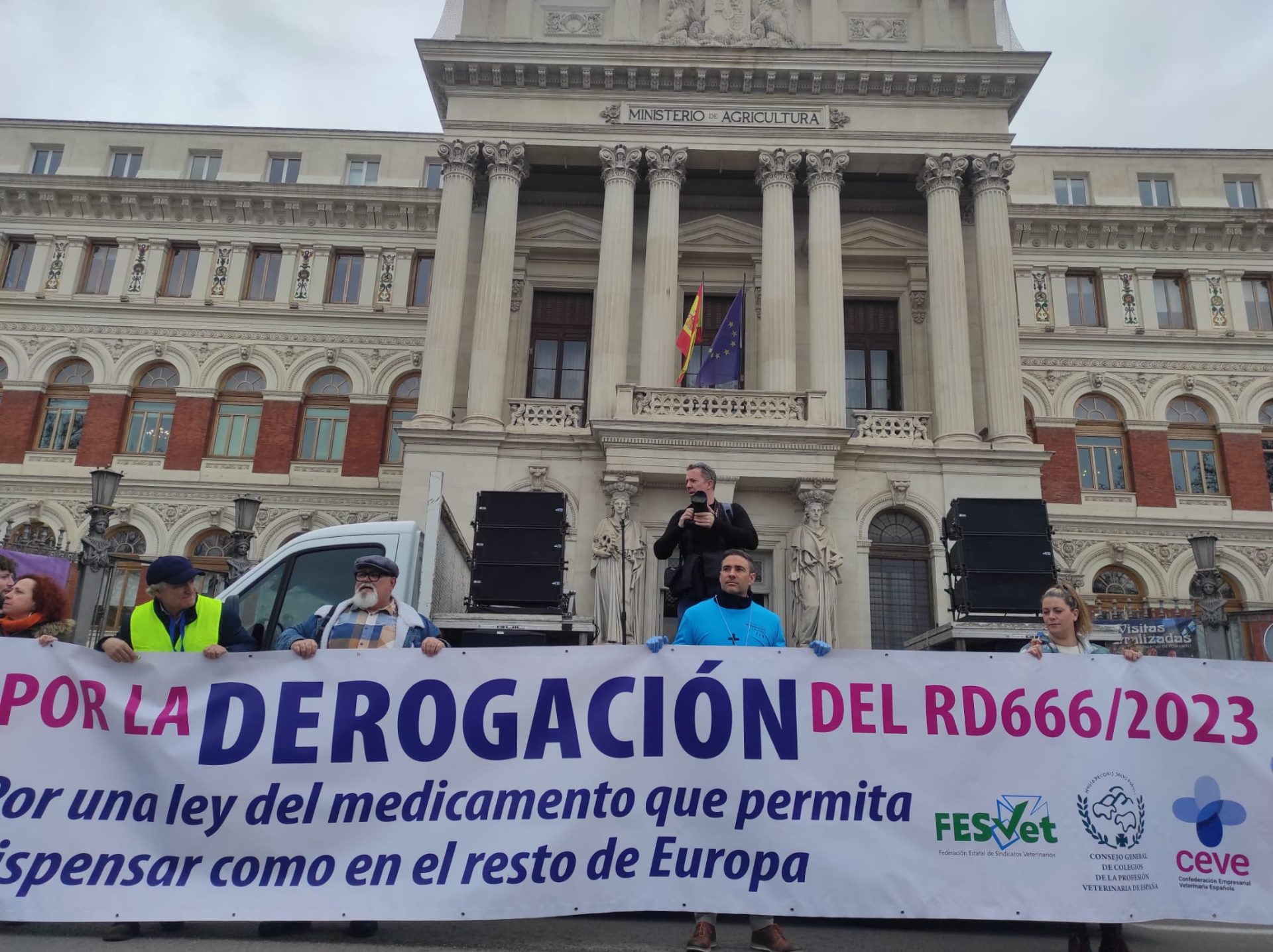 Veterinarios en lucha: las razones detrás de su revolución en batas verdes Veterinarios en lucha: las razones detrás de su revolución en batas verdes