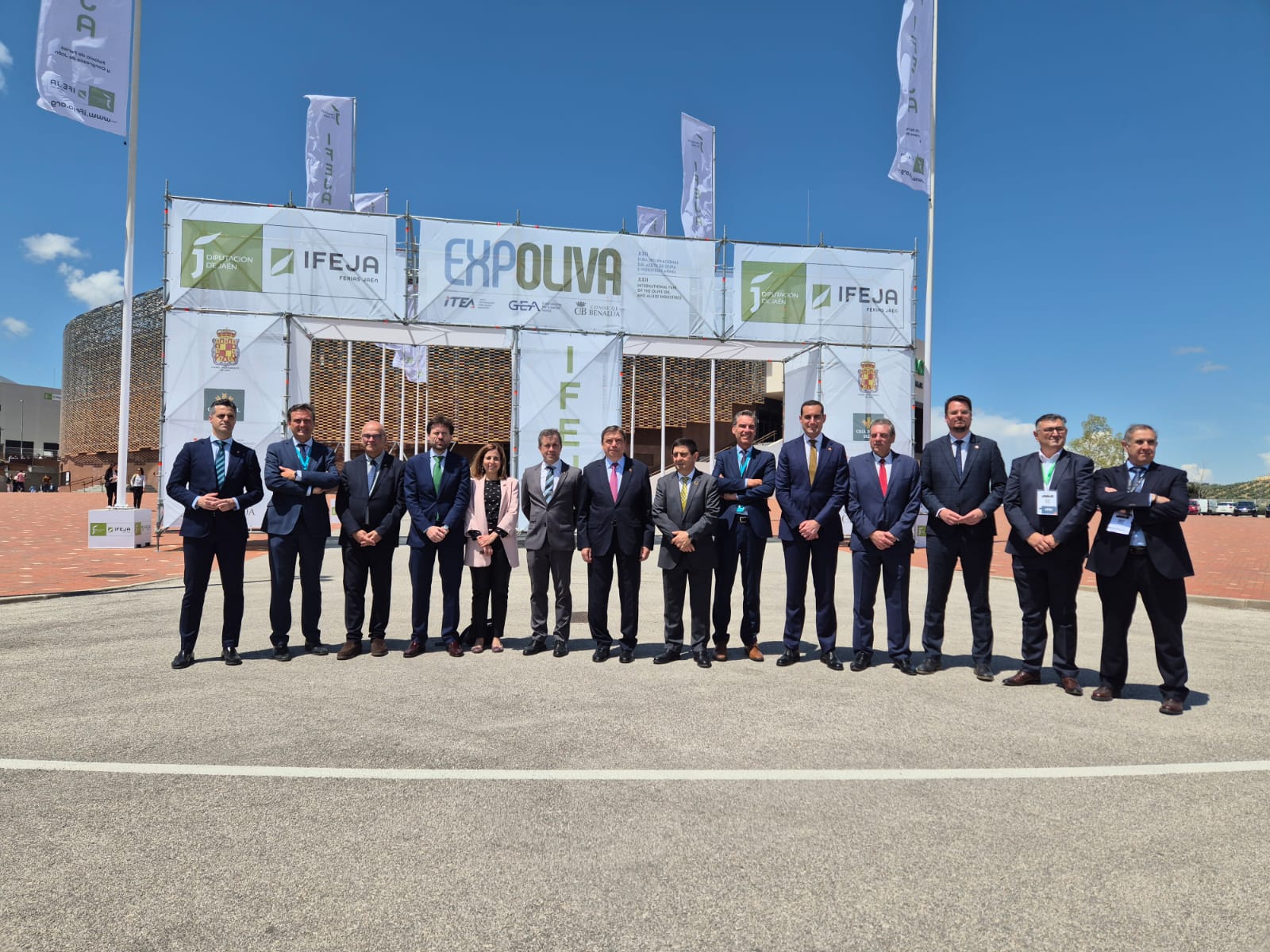 Planas desafía al sector olivarero a alcanzar 4 millones de toneladas de aceite para 2040