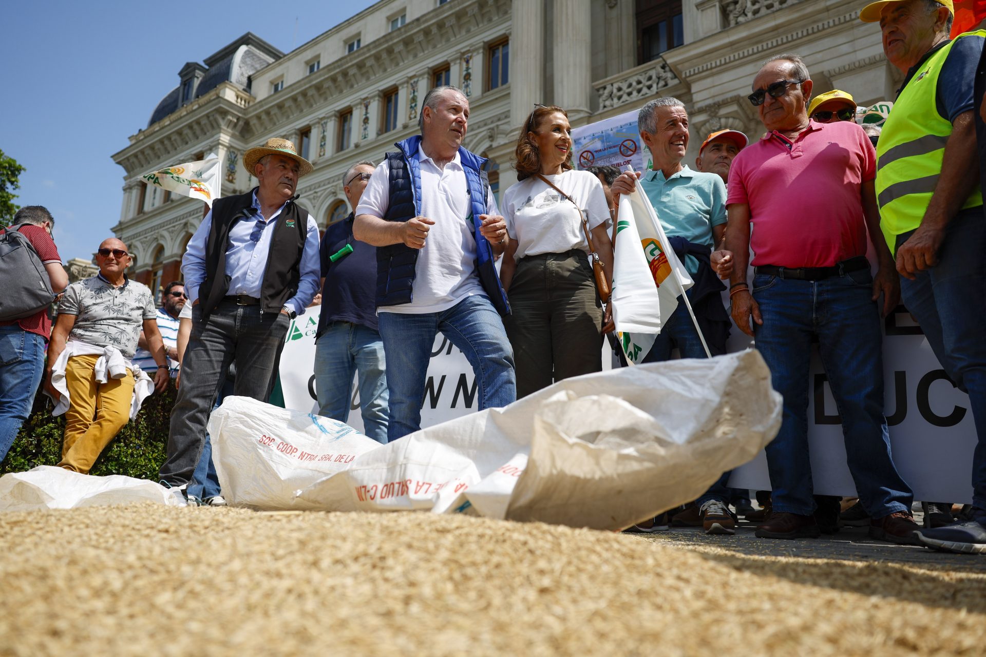 Agricultores en Madrid exigen soluciones a la crisis de precios del cereal en pleno descontento