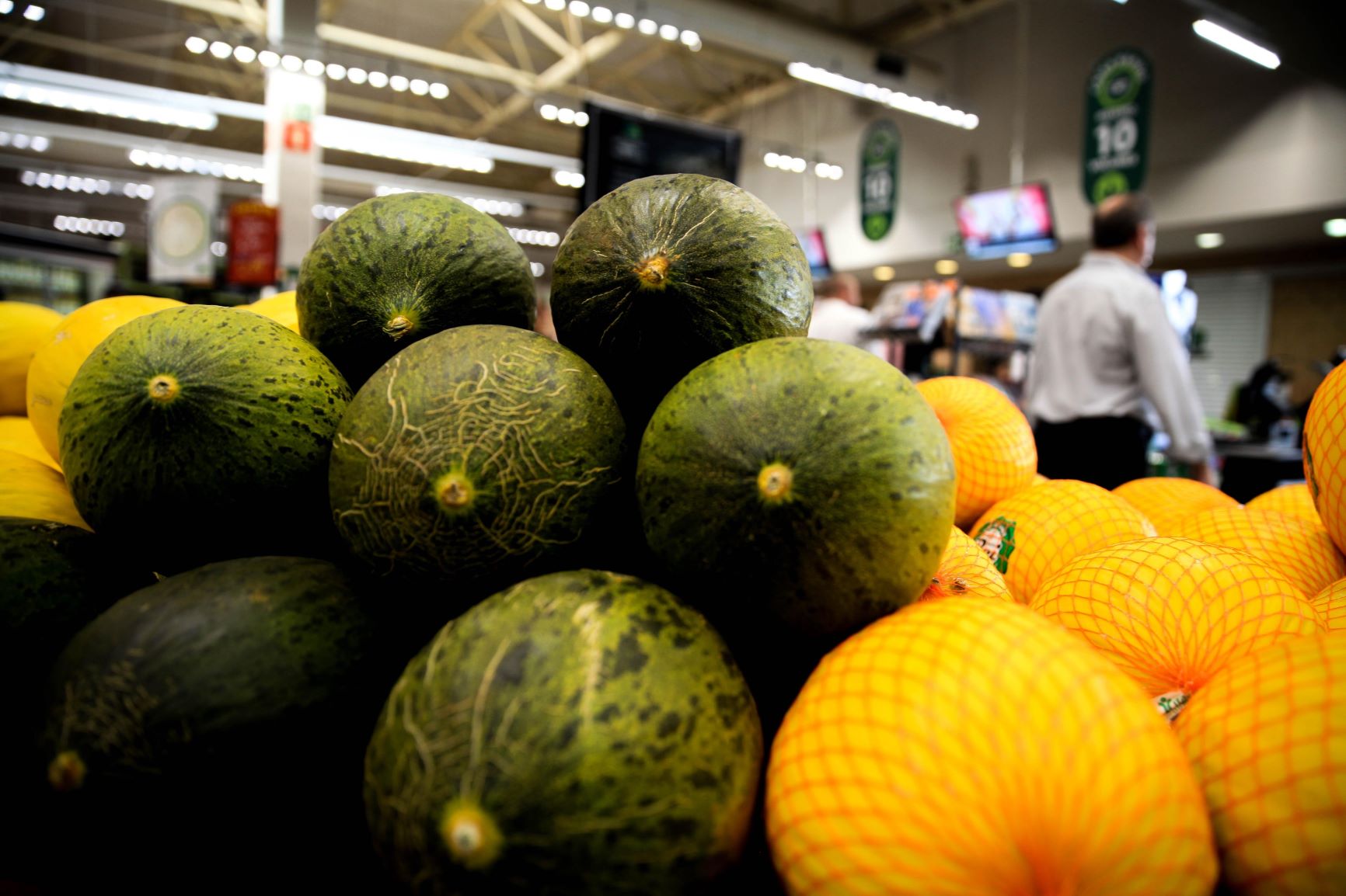 Agricultores optimistas ante la inminente campaña de fruta de verano