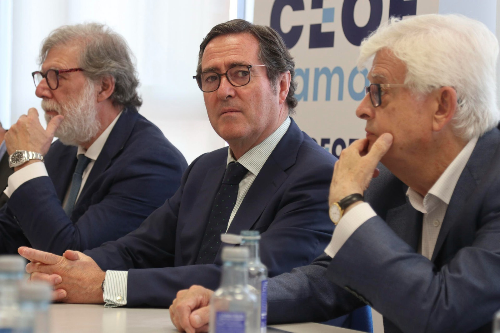 Garamendi exige seguridad jurídica para el sector alimentario y demanda compromiso en la calle