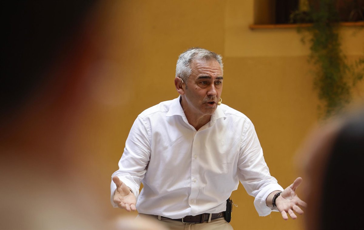 Barrachina insta al Ministerio a igualar tratamientos fitosanitarios en Europa y terceros países