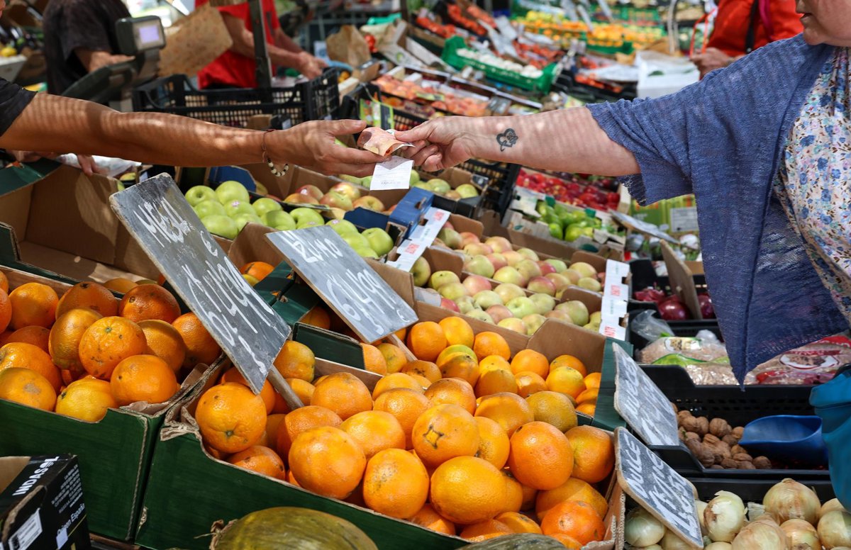 Los precios de naranjas, lechugas iceberg y ajos se disparan en septiembre según Facua