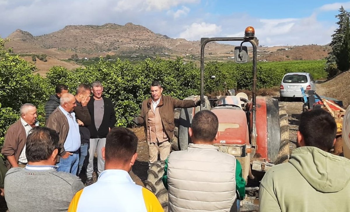 Asaja y Diputación de Málaga forman a 30 tractoristas en cultivo de cítricos