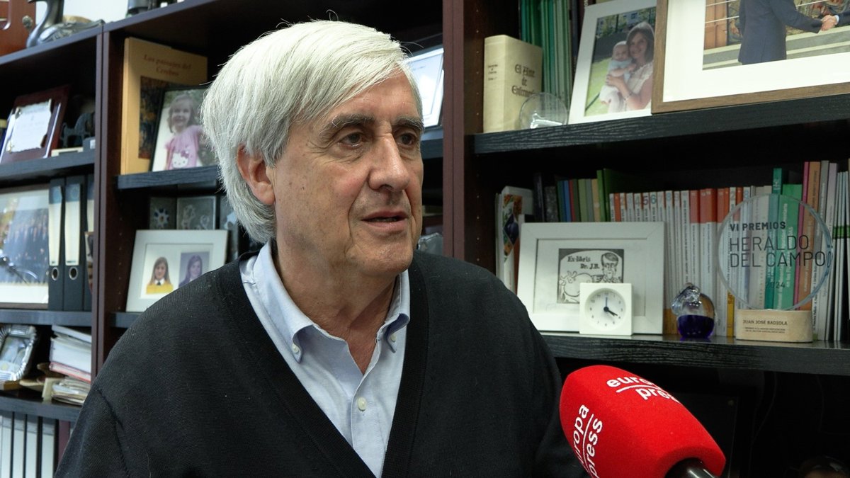 Badiola prevé que la gripe aviar remitirá en tres semanas sin afectar la cadena alimentaria