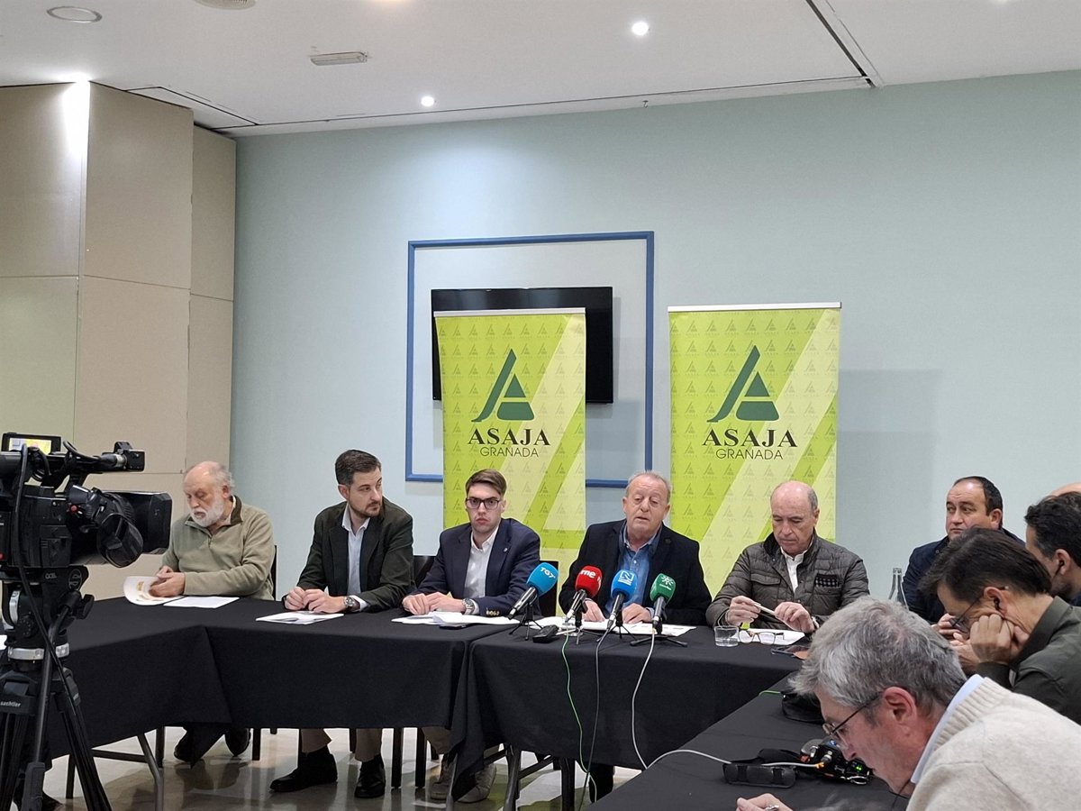 Asaja Granada anuncia tractorada el 29 de enero contra recortes de la PAC y UE-Mercosur