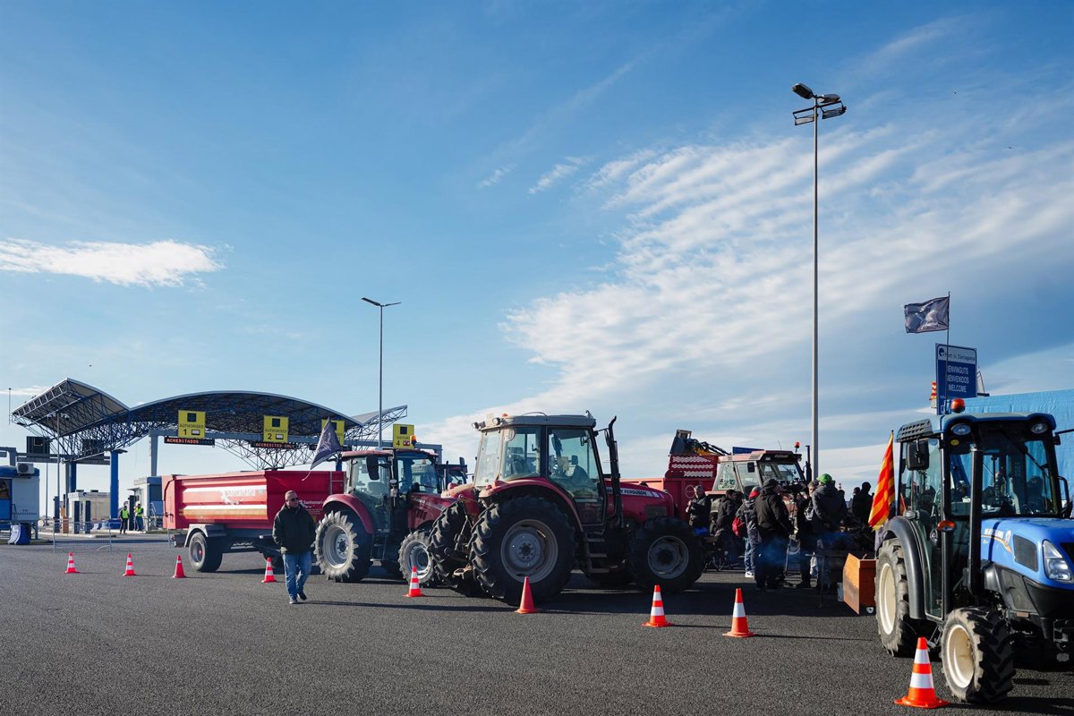 Las protestas agrarias reducen un 88% el tráfico de camiones en el Port de Tarragona