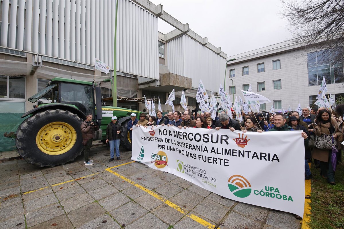 Más de 2.600 personas se movilizan en siete provincias andaluzas contra el acuerdo UE-Mercosur