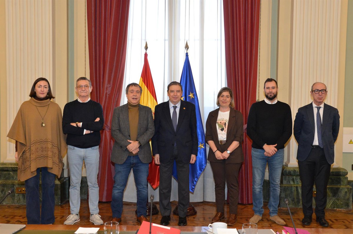 Planas aborda con CCOO y UGT la propuesta de la CE sobre la PAC y el acuerdo UE-Mercosur