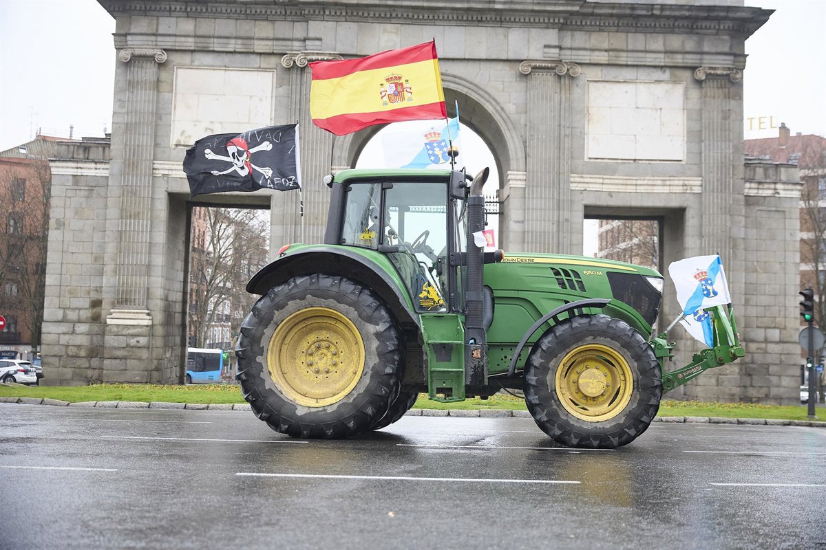 8.000 agricultores y ganaderos con 500 tractores toman Madrid contra la PAC y Mercosur