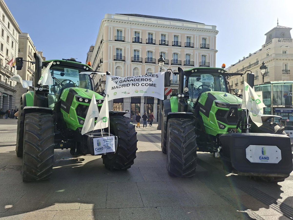 Agricultores y ganaderos madrileños protestan en Sol contra el acuerdo UE-Mercosur