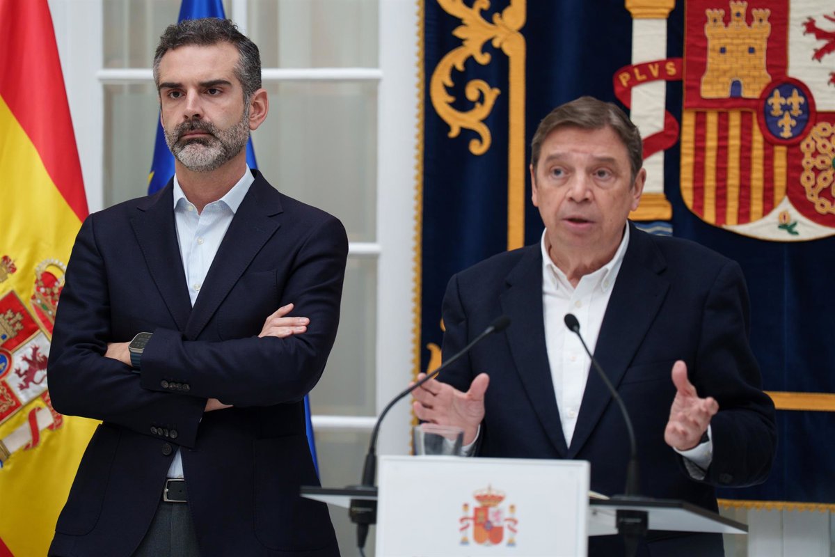 El Gobierno revisará la PAC y garantizará contingentes de temporeros para el campo andaluz