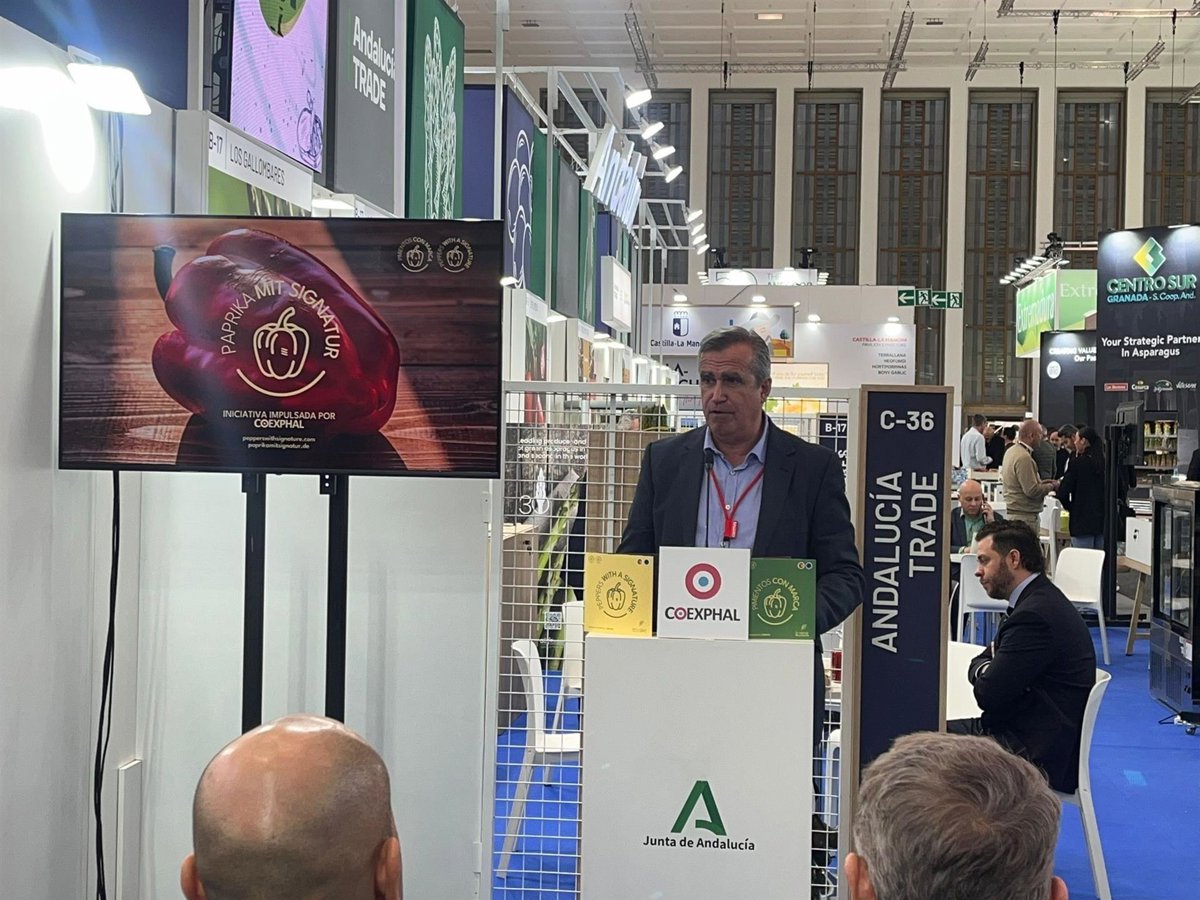 Productores agrícolas inician campaña para exportar pimientos estéticos a Europa