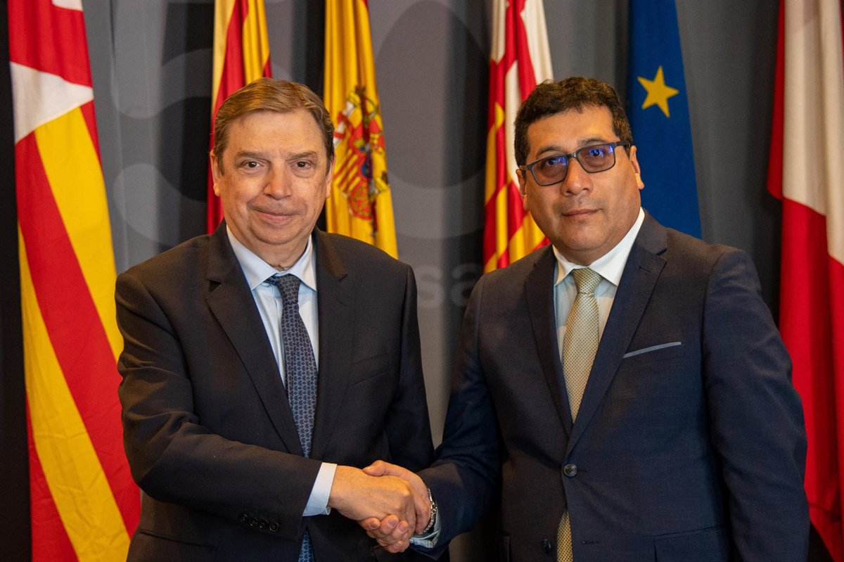 A partir de Planas pide a su homólogo peruano reconsiderar la regionalización de la PPA para exportar porcino