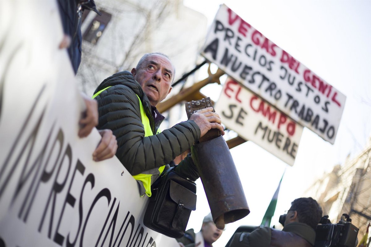 Aplazada la protesta de agricultores y ganaderos en Granada por ayudas del temporal