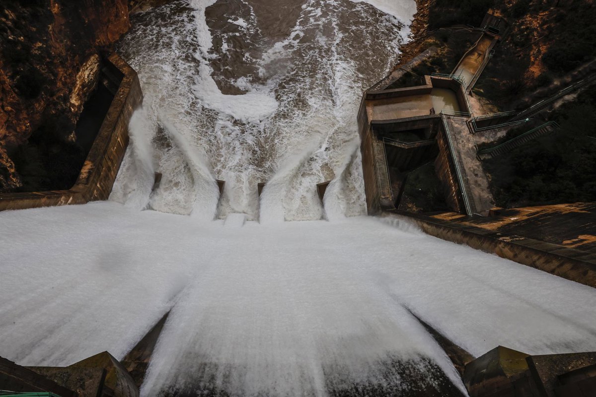 El Consell defiende el agua como bien público irrenunciable y pide gestión técnica