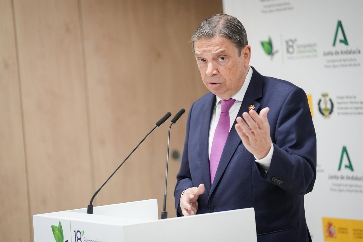 Planas afirma que la sanidad vegetal es clave para la sostenibilidad del agro español