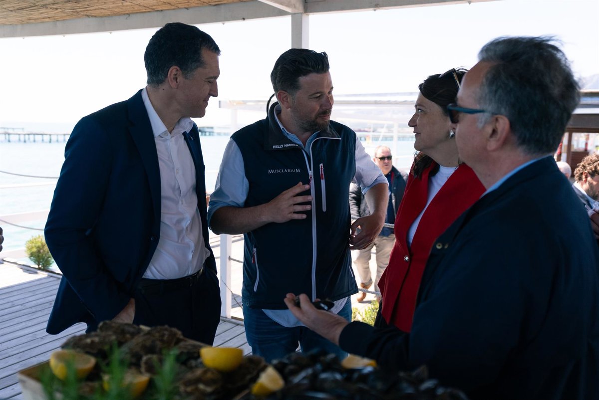 El Govern lanza un plan para descarbonizar la pesca en el Delta de l'Ebre