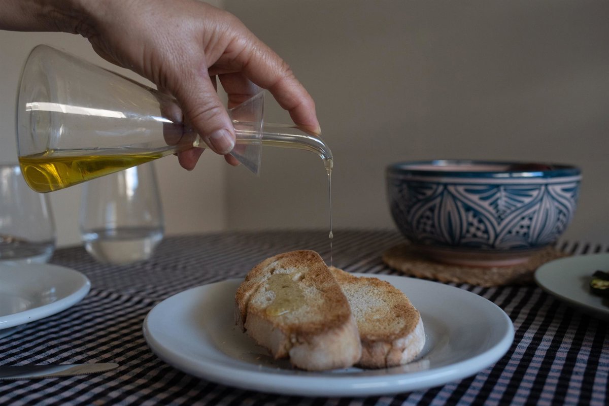 El Gobierno impulsa la valorización del aceite de oliva como marca España